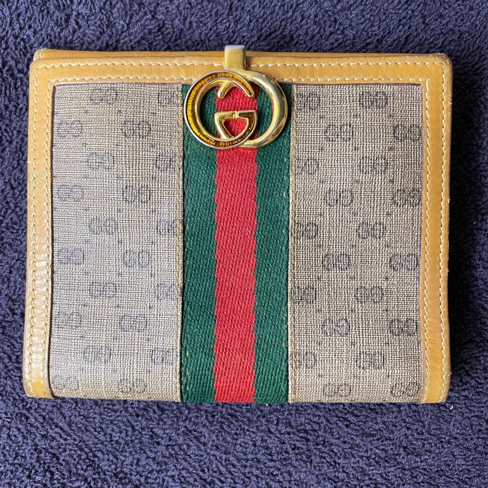 Vintage GUCCI bifold wallet